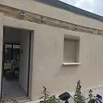 Дом отдыха Au Rez-de-chaussee Avec Jardin Prive