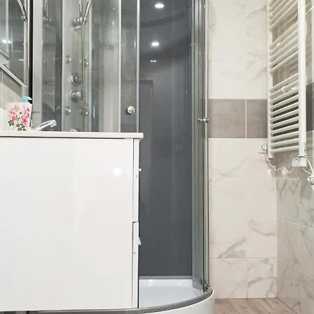 Au Rez-de-chaussee Avec Jardin Prive * マリニー＝レ＝コンピエーニュ