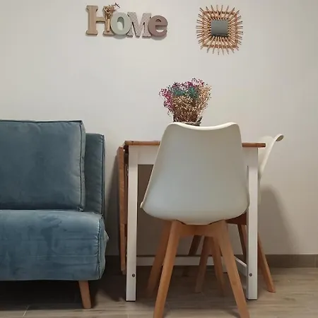 Au Rez-de-chaussee Avec Jardin Prive 別荘