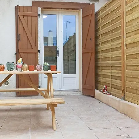 別荘 Au Rez-de-chaussee Avec Jardin Prive マリニー＝レ＝コンピエーニュ